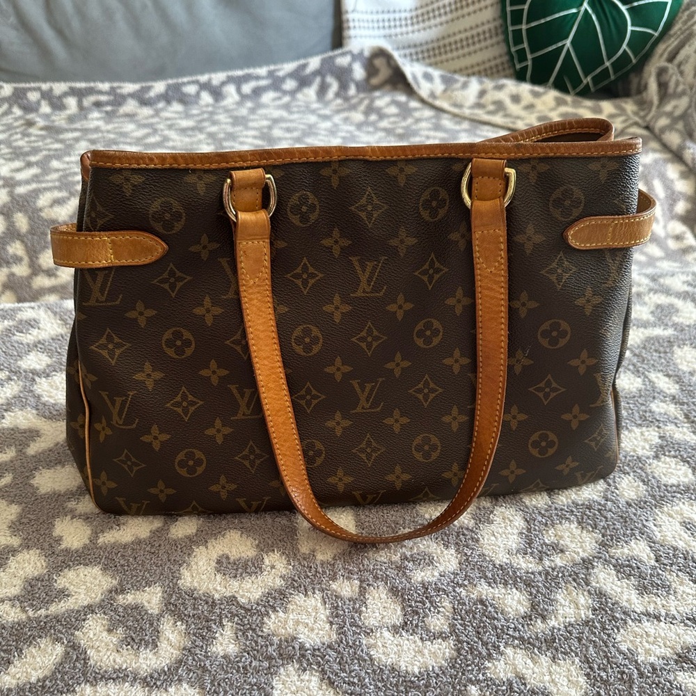 Louis Vuitton Horizontal Batignolles Shoulder Bag- Monogram Canvas - Picture 2 of 11